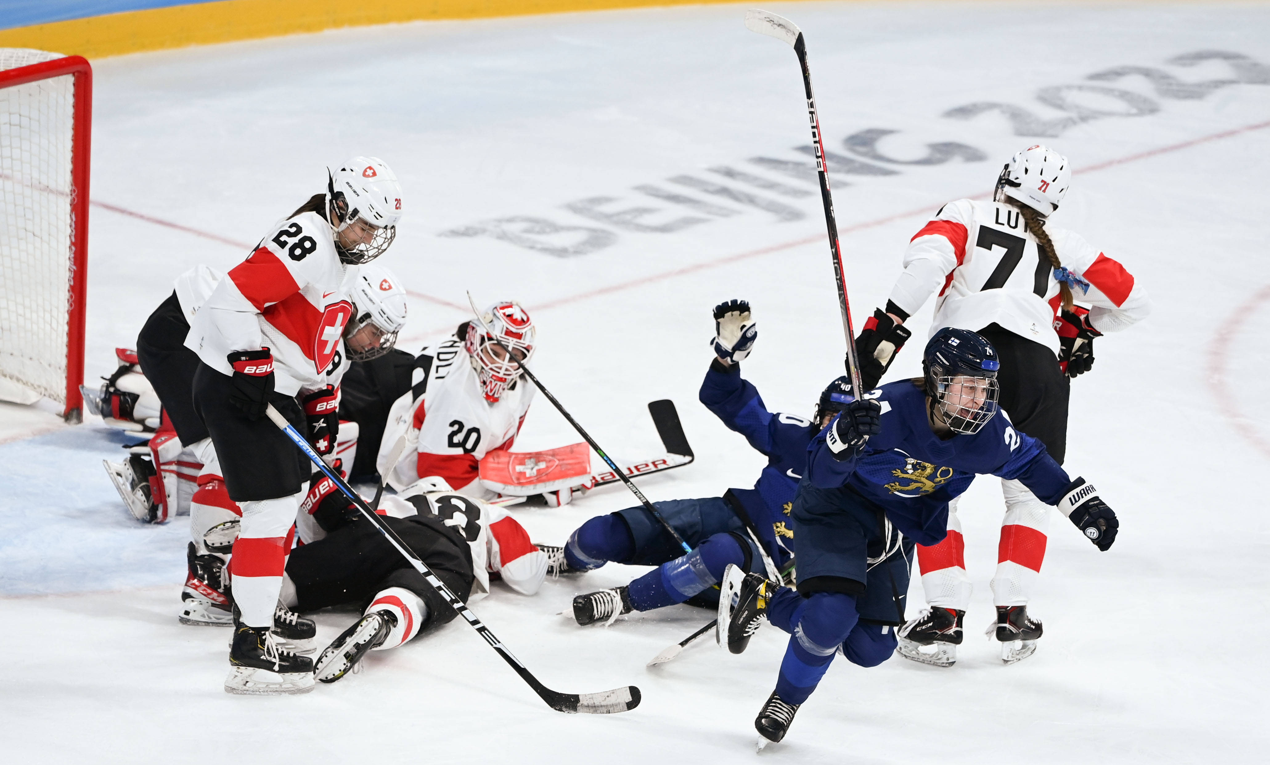 瑞士队险胜逢敌无法进,最后一球定胜负的简单介绍 瑞士队险胜逢敌无法进,最后一球定胜负的简单介绍