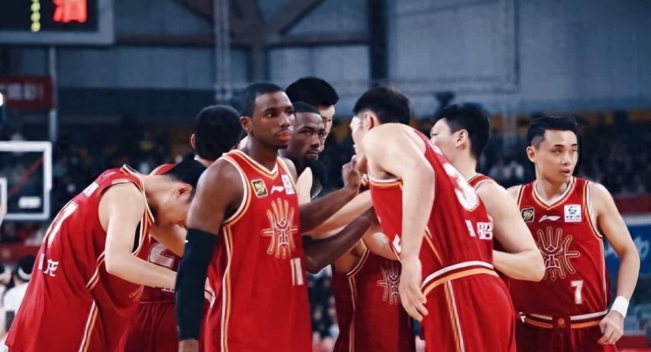 开云体育登录-体育明星球队上演激烈对抗，谁能称霸联赛的简单介绍