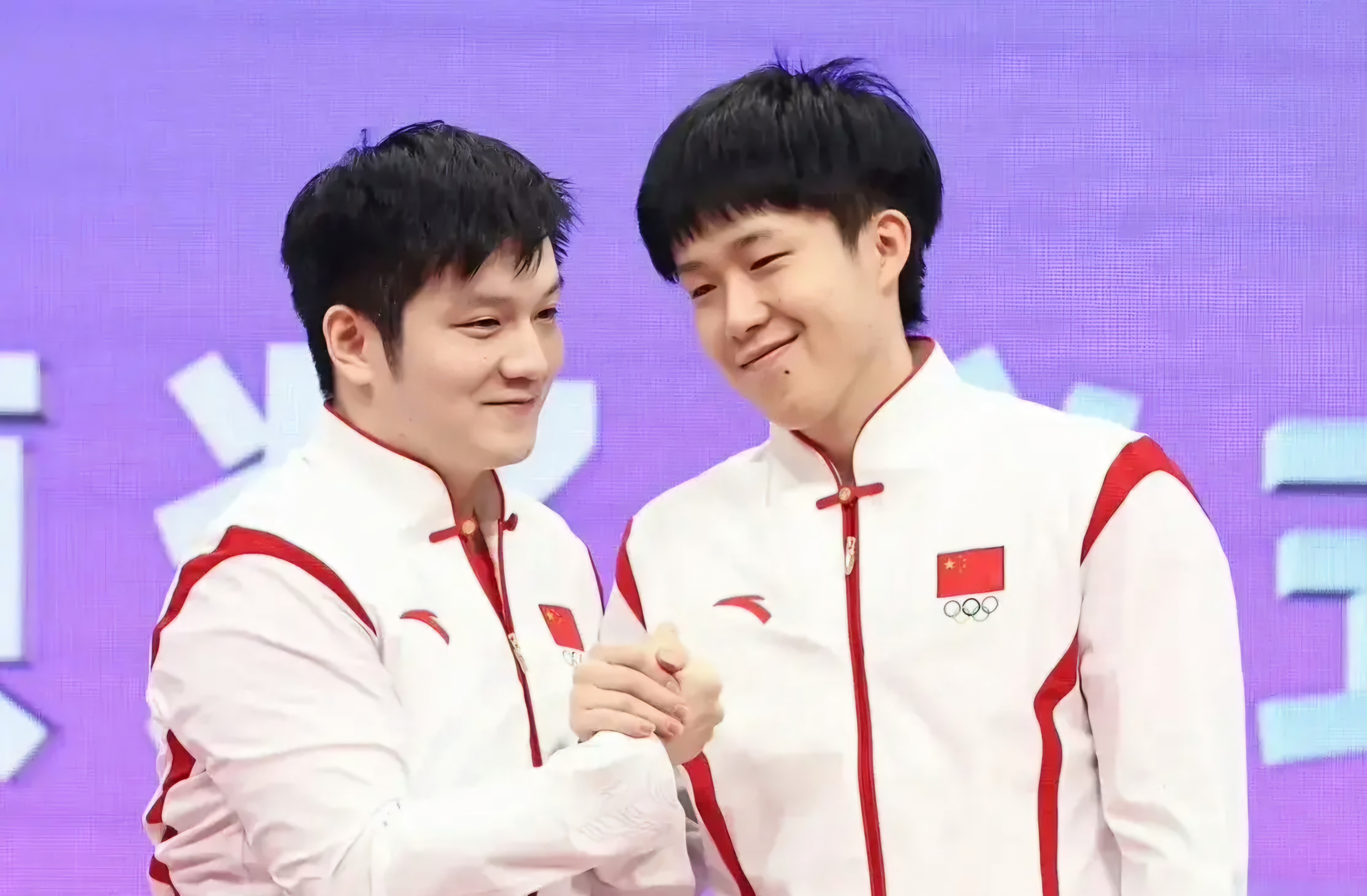 对手实力均衡,比赛场面充满悬念 对手实力均衡,比赛场面充满悬念