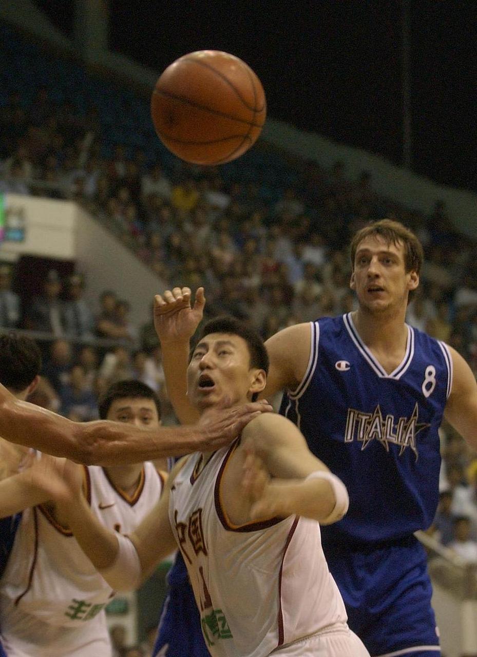 篮球风云人物展现技术过人实力的简单介绍