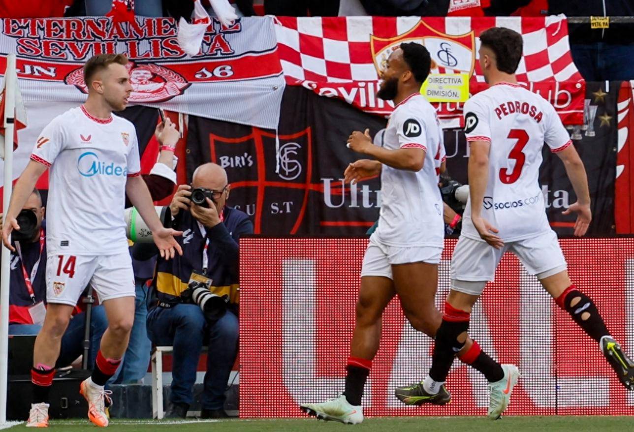 塞维利亚客场逆转击败埃瓦尔,赢得关键胜利 塞维利亚客场逆转击败埃瓦尔,赢得关键胜利