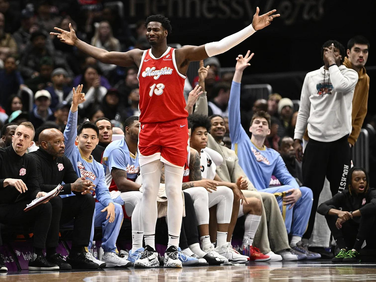 开云体育官网入口-灰熊客场大败，连败之苦难言的简单介绍