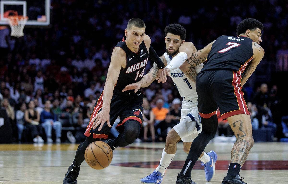 关于热火主场告捷横扫老鹰,队员集体发威逆袭的信息 关于热火主场告捷横扫老鹰,队员集体发威逆袭的信息