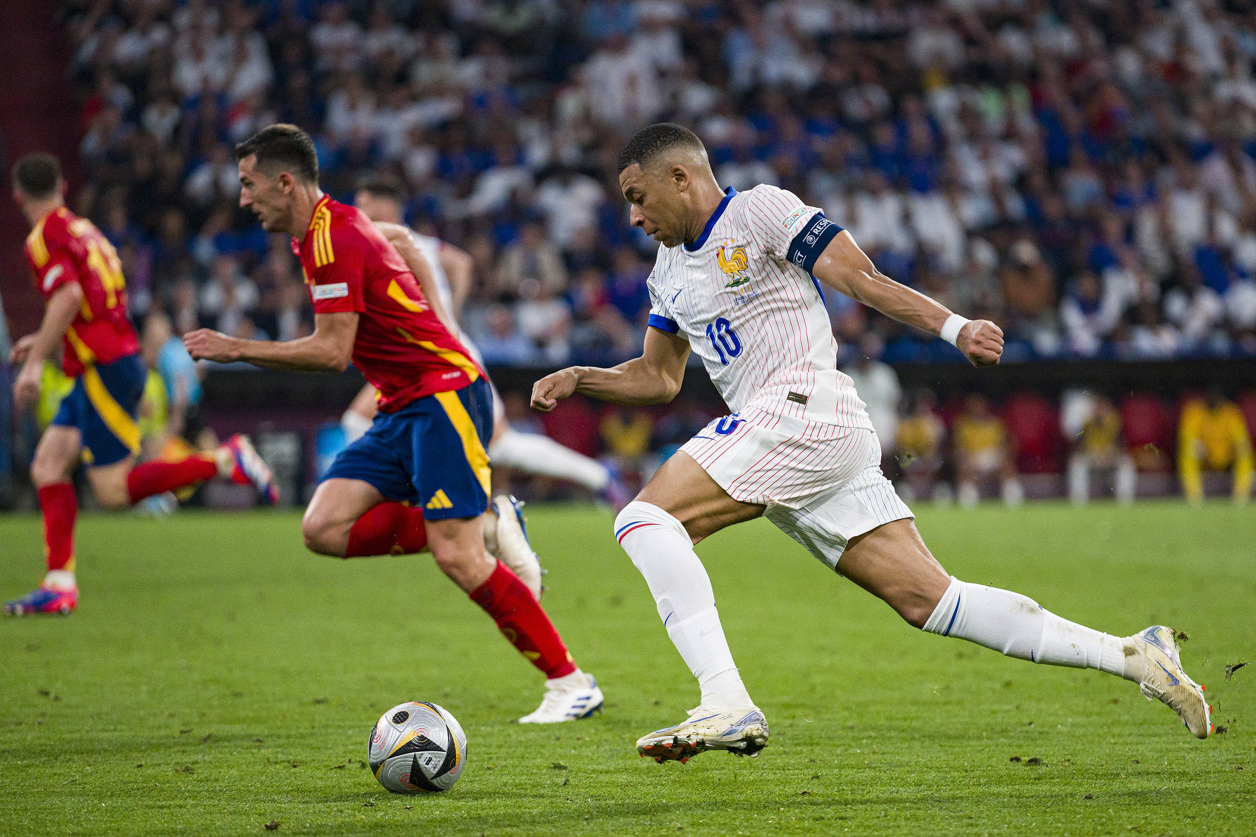 正在酣畅淋漓的欧洲杯:球队竞技水平飙升的简单介绍 正在酣畅淋漓的欧洲杯:球队竞技水平飙升的简单介绍