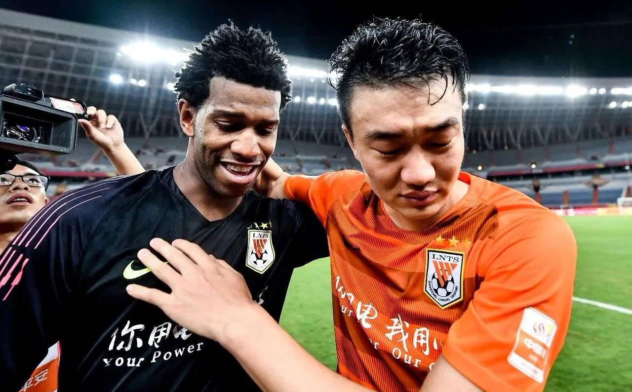 开云体育官方入口-包含金特球员技术精湛体能出众为球队立下功勋的词条