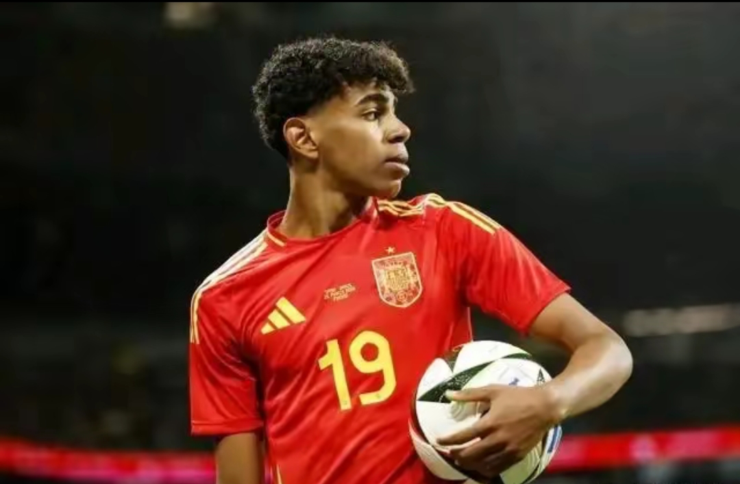 阿尔及利亚运动员势不可挡,向前冲刺的简单介绍 阿尔及利亚运动员势不可挡,向前冲刺的简单介绍