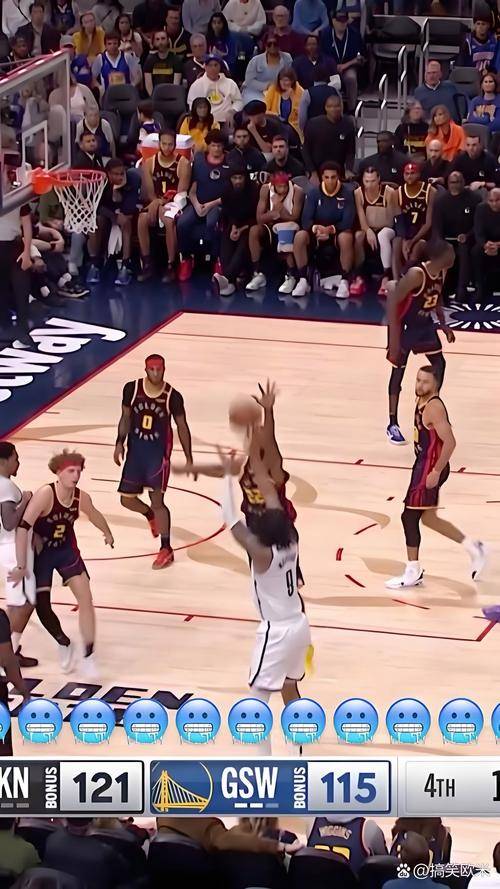 开云体育在线-勇士队球员在比赛中突破千分大关