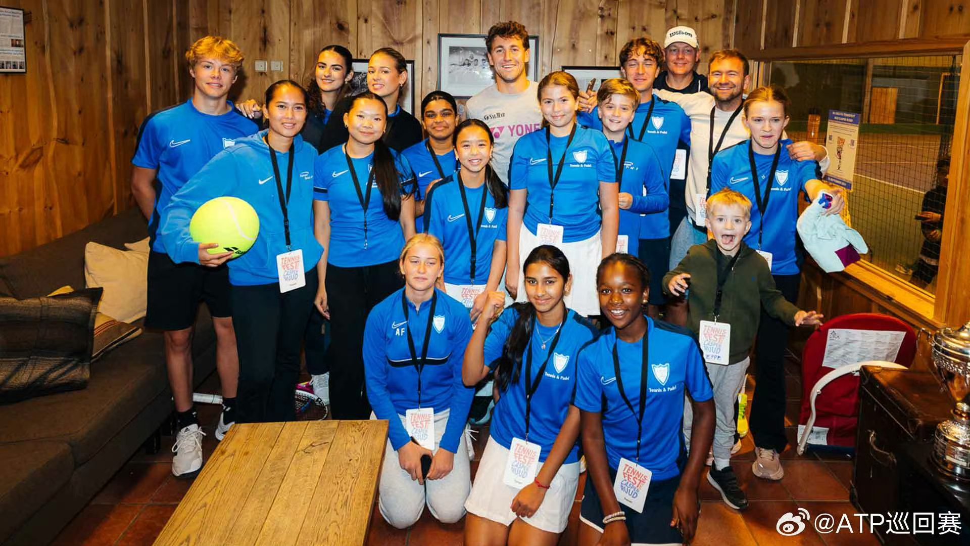 开云体育app下载-关于莱加内斯队球员参加公益活动，回馈社会的信息