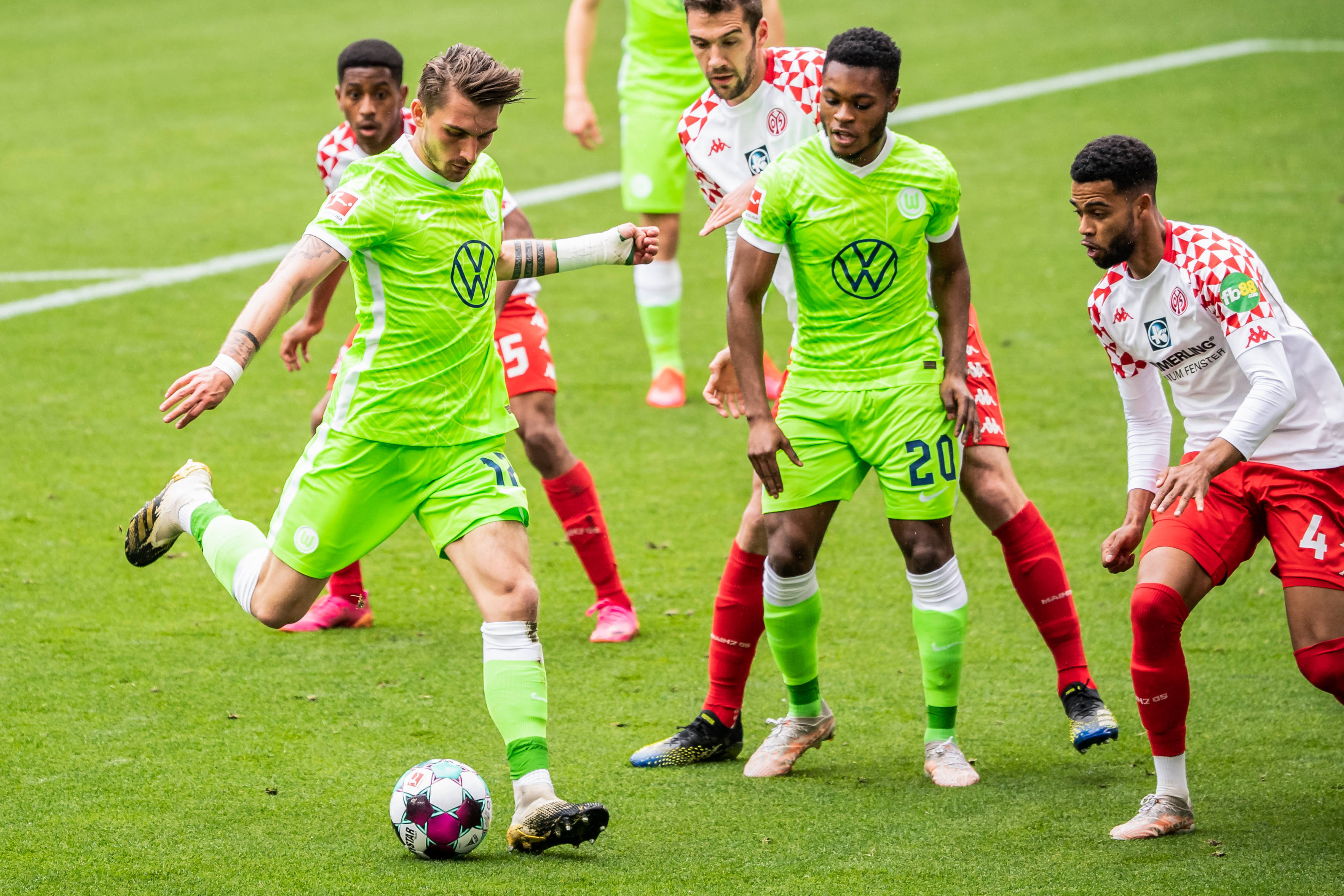 关于多特蒙德客场逆转门兴格拉德巴赫，斩获三分的信息