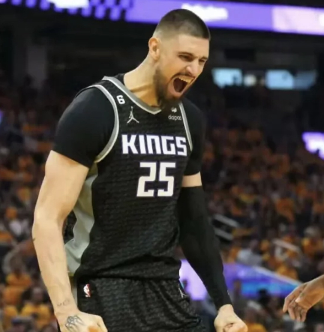 开云体育在线-乌克兰后卫亚历克斯恢复健康，为球队做出贡献的简单介绍