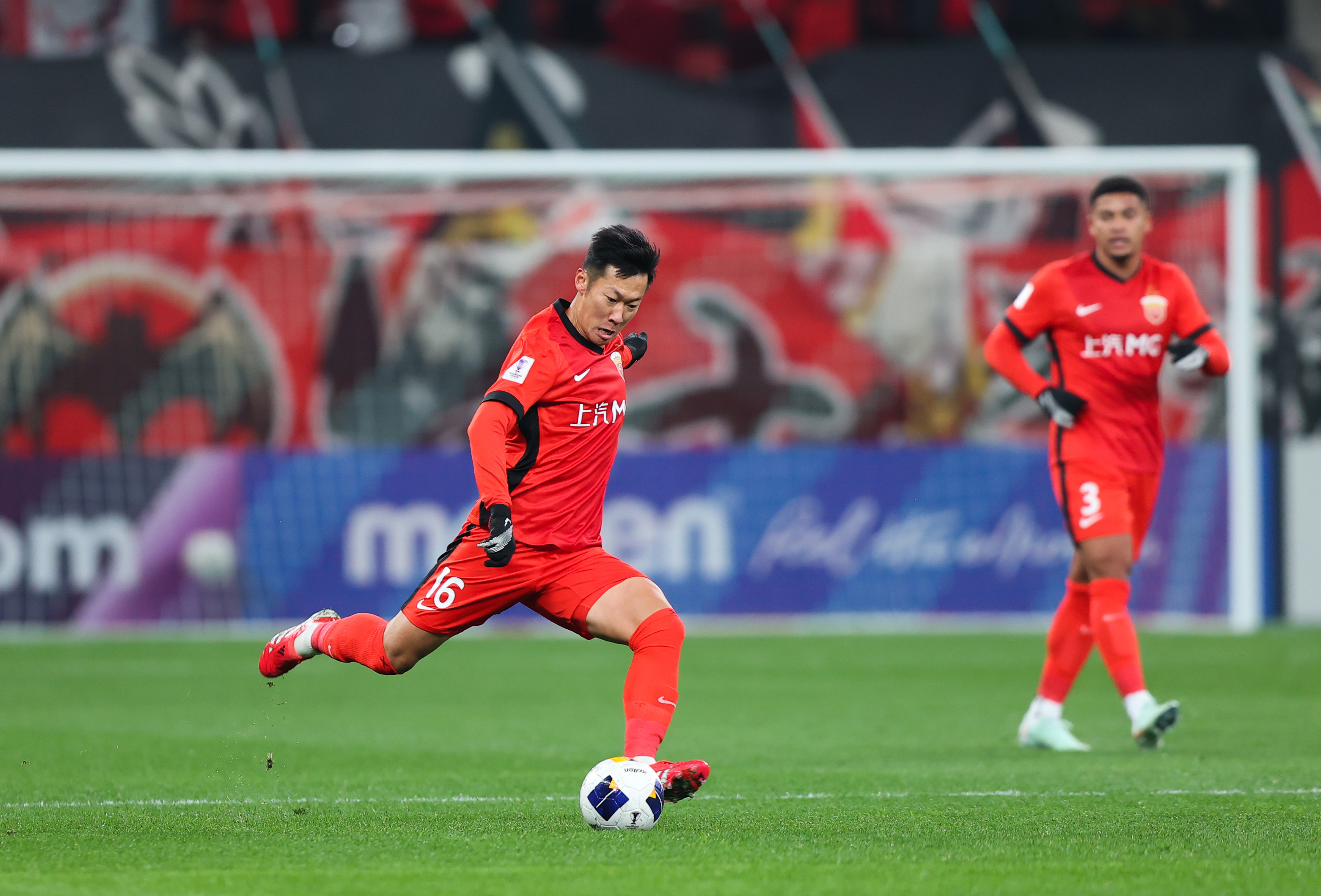 哈尔滨队在客场比赛中寻求突破 哈尔滨队在客场比赛中寻求突破