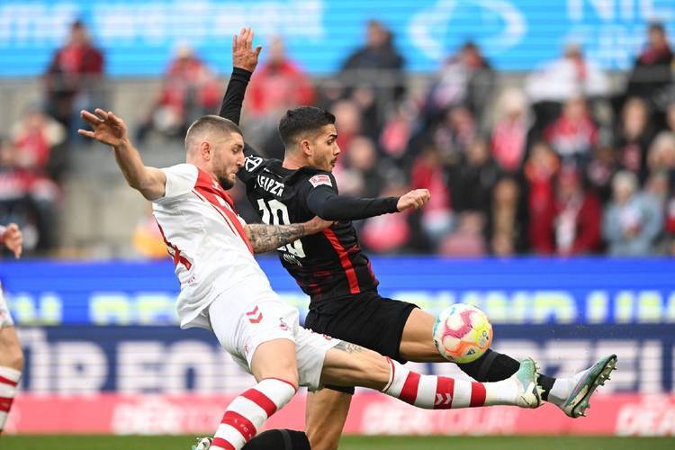 谢菲联主场战平,莱斯特城客场保持不败,积分榜稳定态势 谢菲联主场战平,莱斯特城客场保持不败,积分榜稳定态势