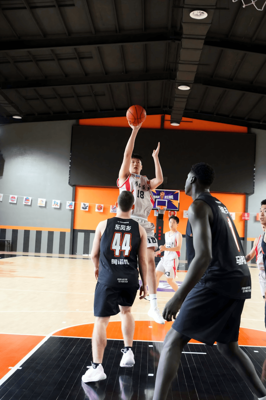 欧洲篮球联赛季中赛事火热进行,劲旅强强对抗 欧洲篮球联赛季中赛事火热进行,劲旅强强对抗