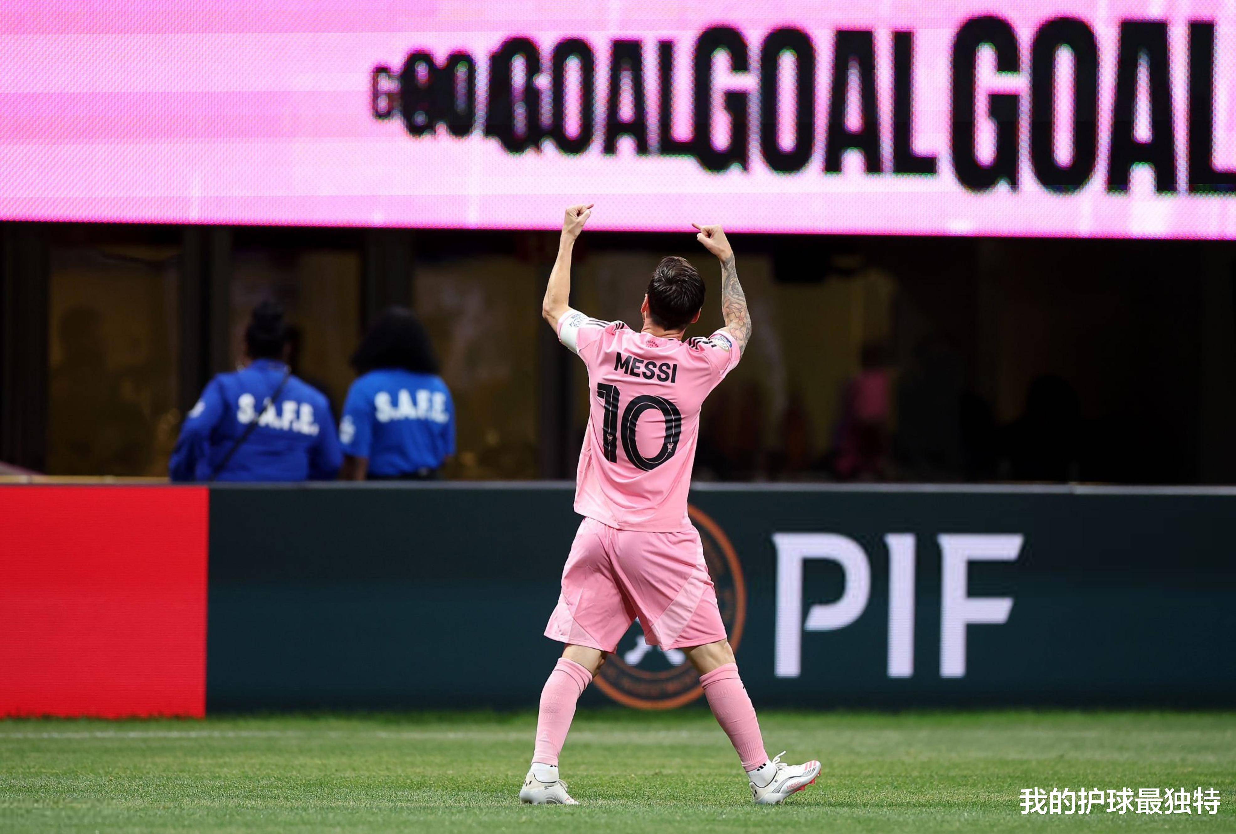 弹无虚发!球员射门如箭,一击得手 弹无虚发!球员射门如箭,一击得手