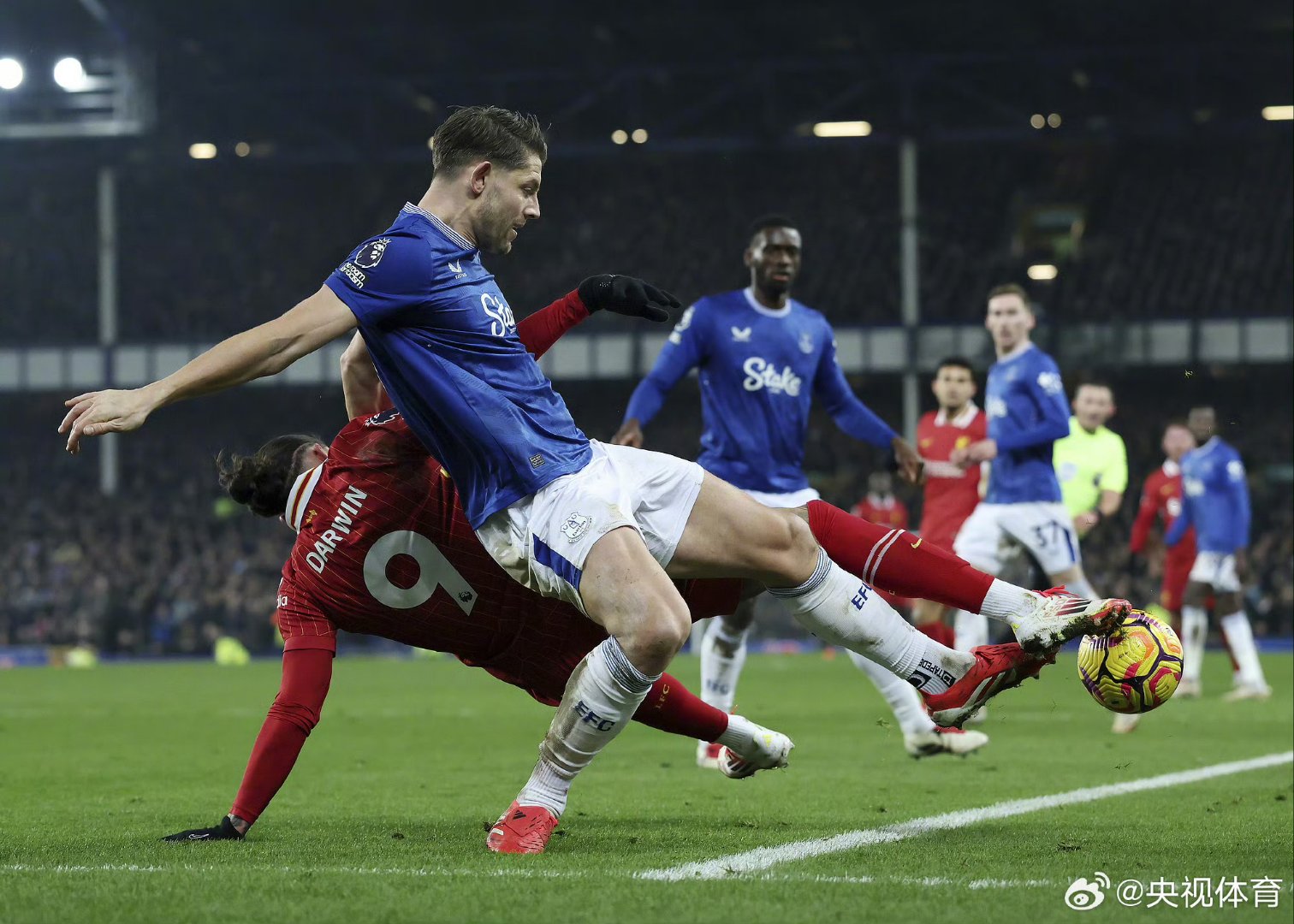 关于利物浦面对马德里竞技，双方展开激烈角逐的信息