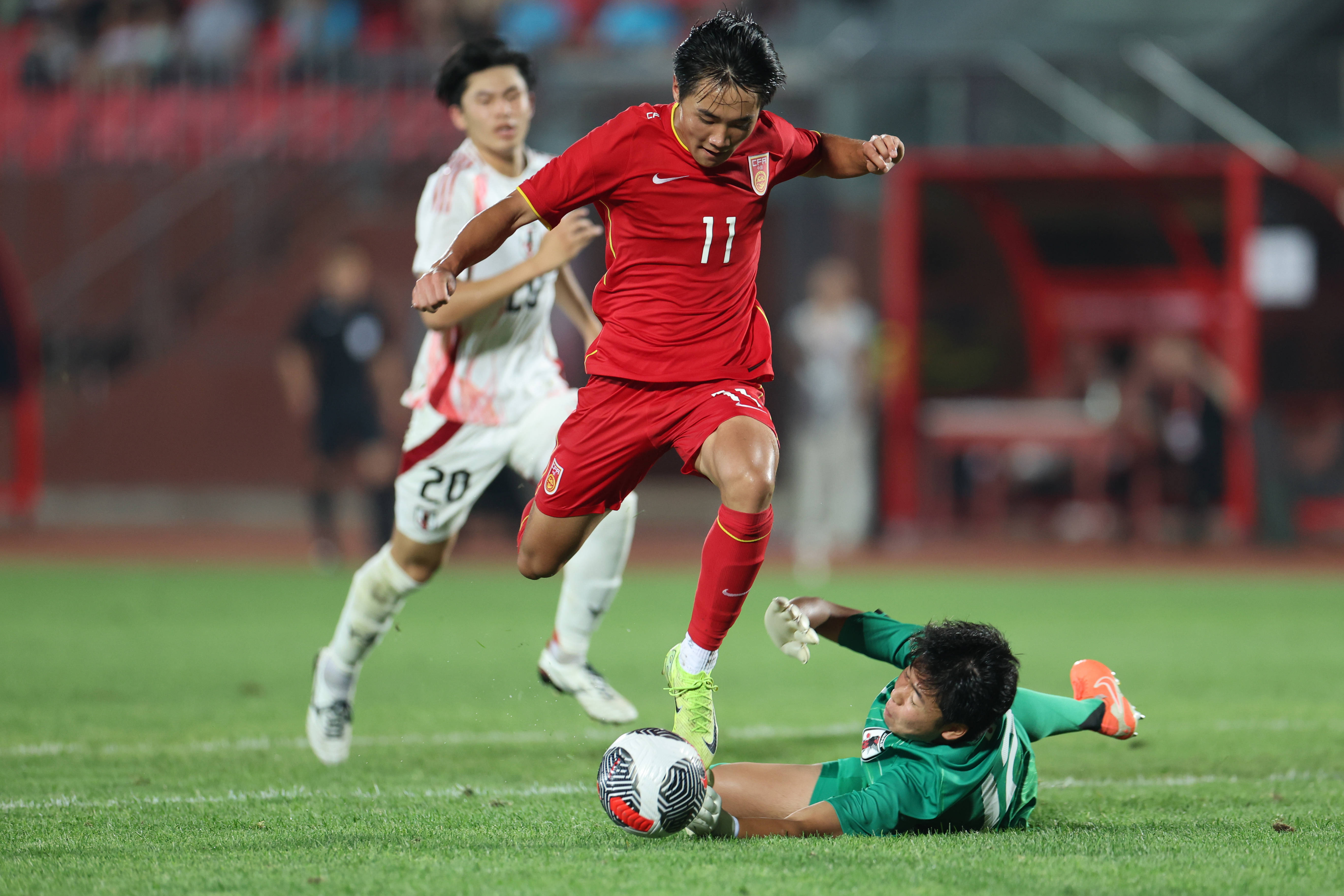 中国足球队在亚洲赛场上获得耀眼成绩