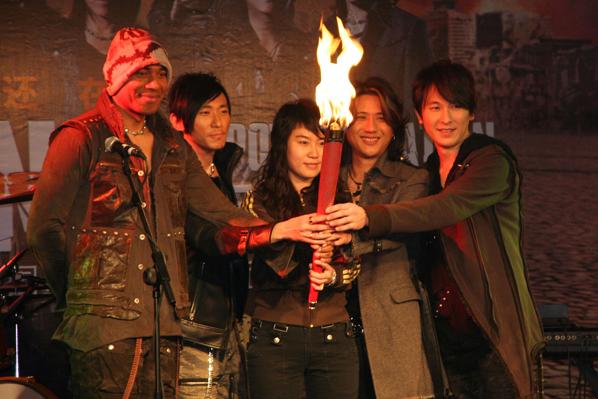 开云体育官网-紧张而激烈的对抗，看谁能在赛场上闪耀光芒？