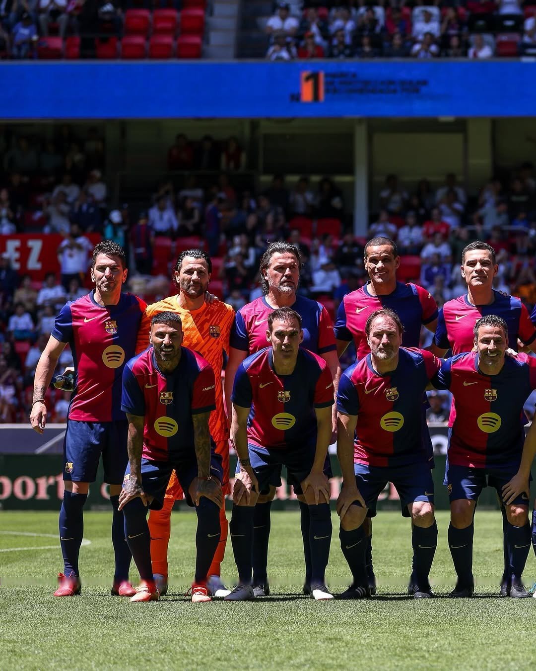 开云体育在线-足球传奇再现！欧洲杯赛轰动世界