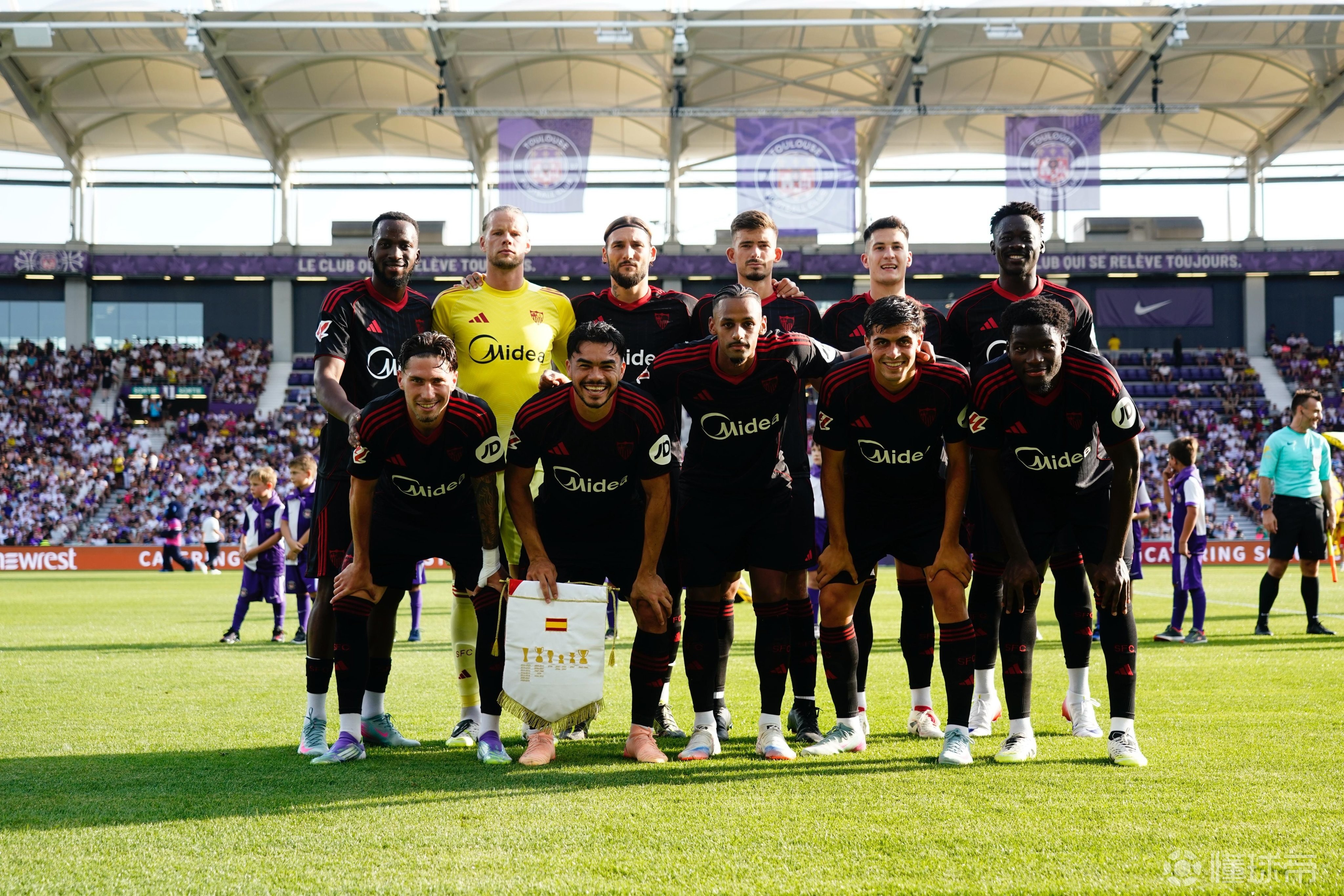 开云体育app-塞维利亚大胜，赢得球迷喝彩