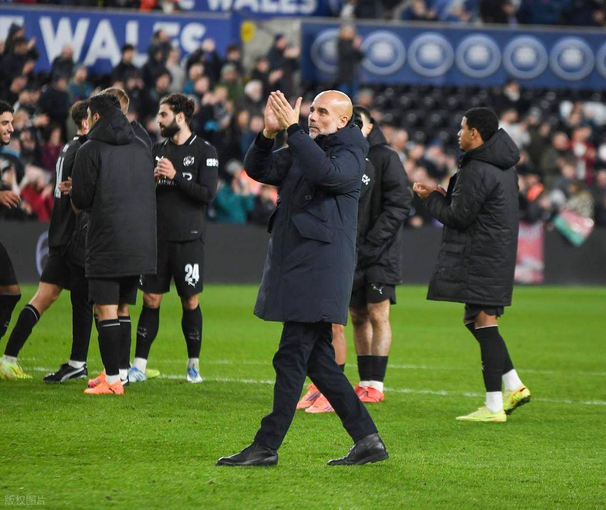 关于伯恩茅斯抢分成功，逃离降级区压力减轻的信息